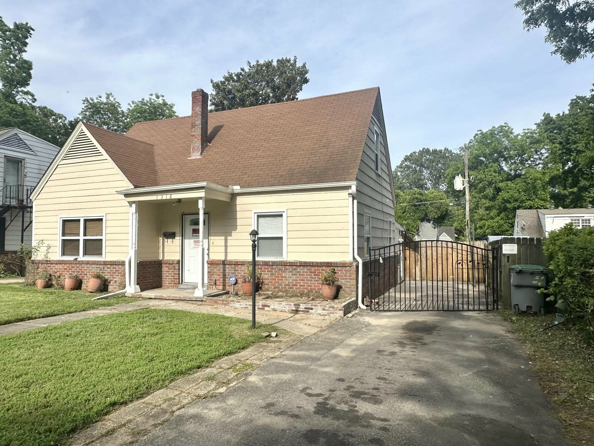 Property Photo: 1316 Foxcroft St TN 38111
