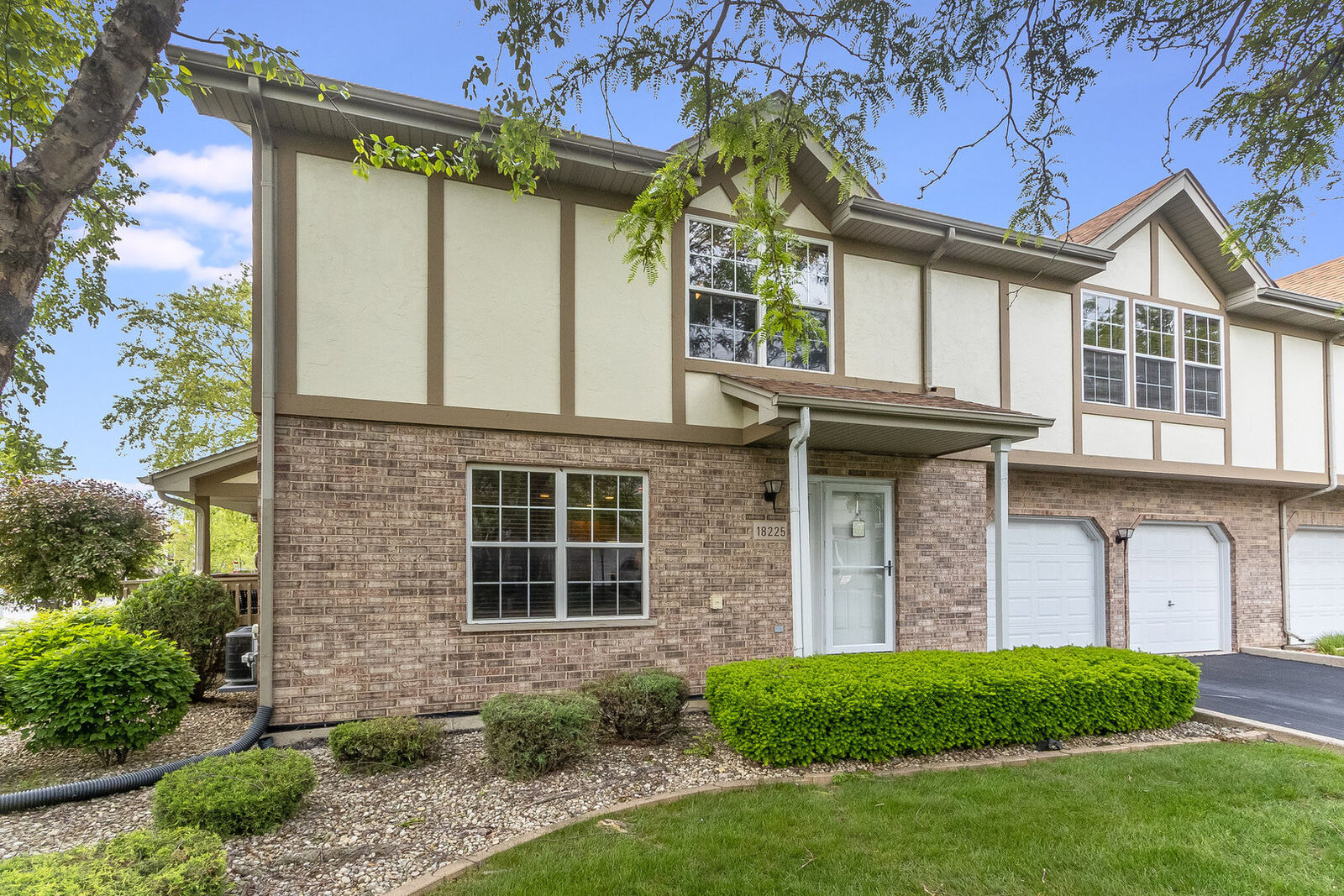 Property Photo:  18225 Eagle Drive  IL 60477 