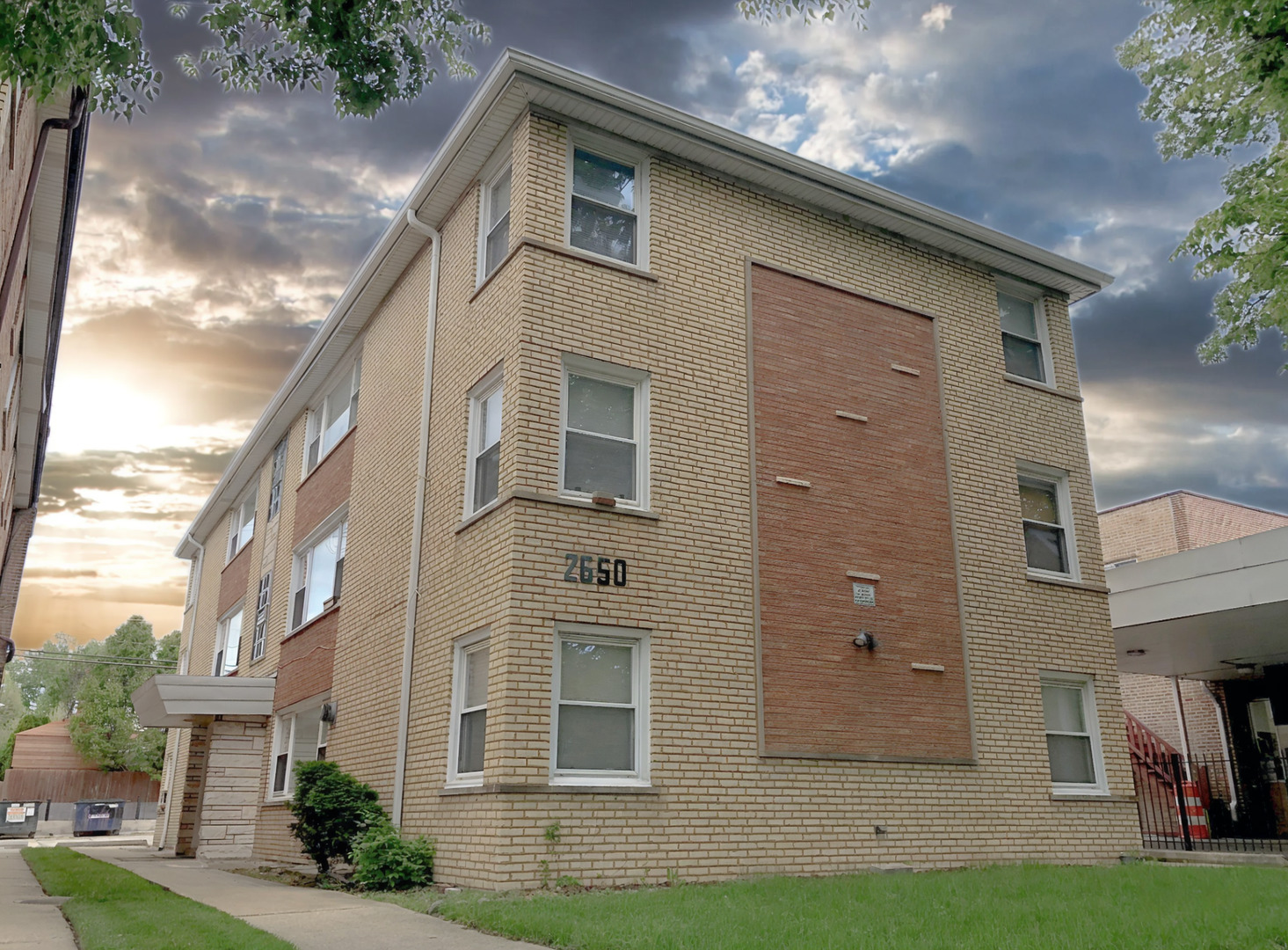 Property Photo: 2650 W Touhy Avenue 1S IL 60645