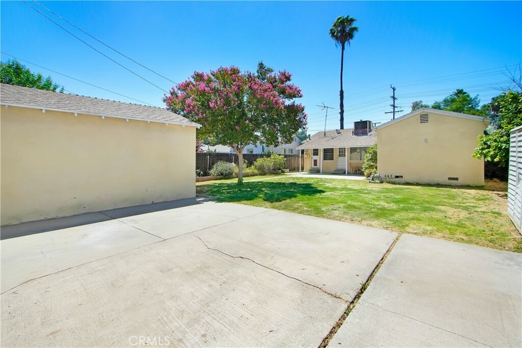 Property Photo:  18003 Saticoy Street  CA 91335 