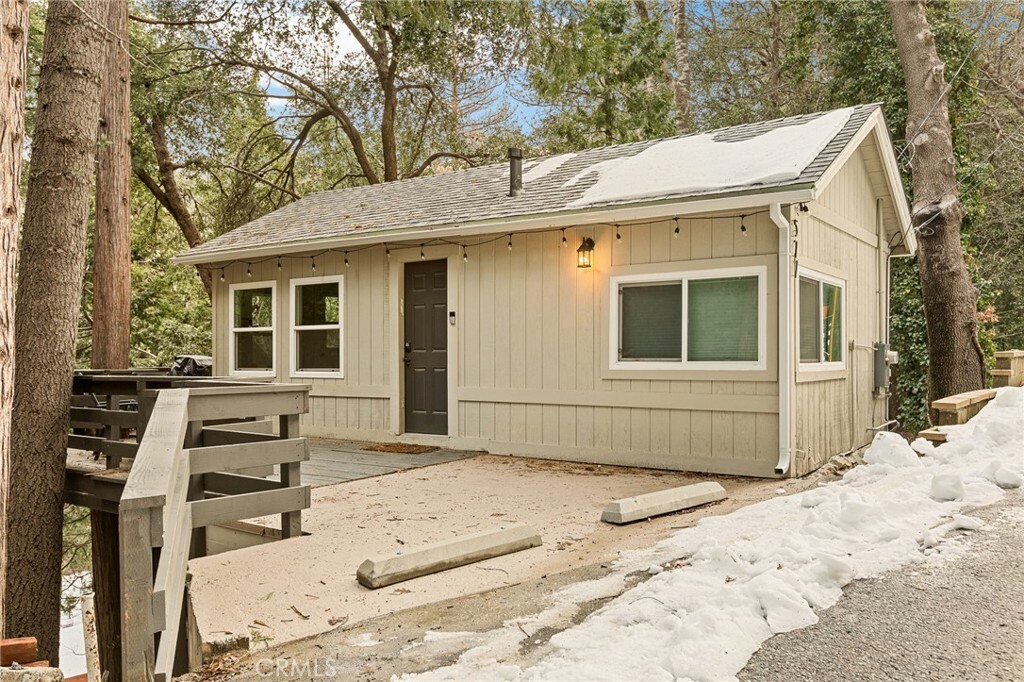 Property Photo: 577 Acacia Drive CA 92325
