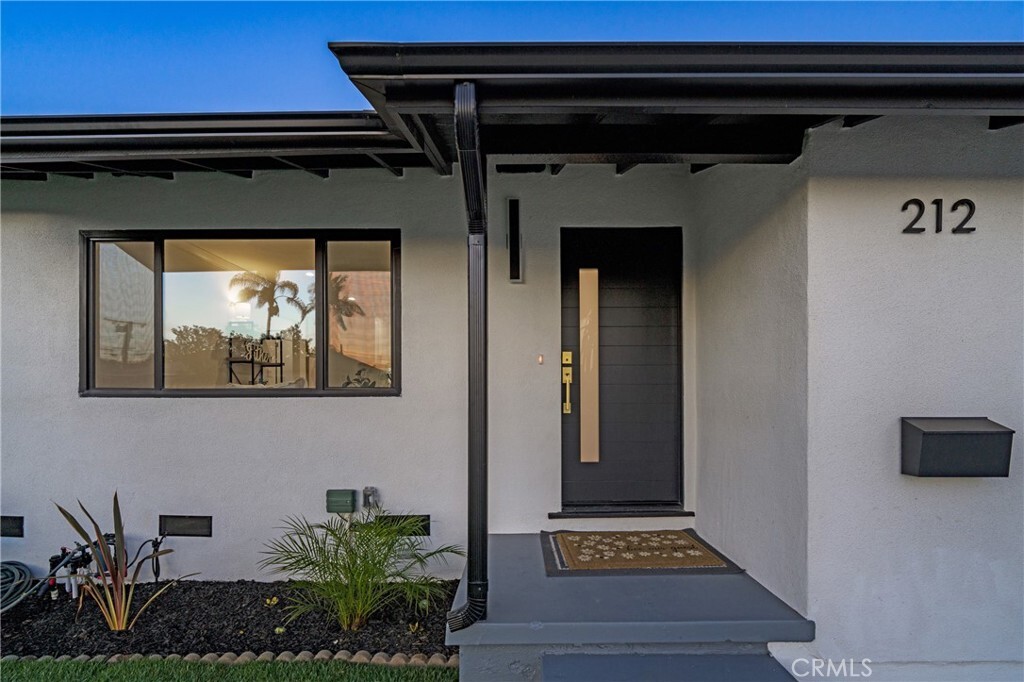 Property Photo: 212 Oak Place CA 92821