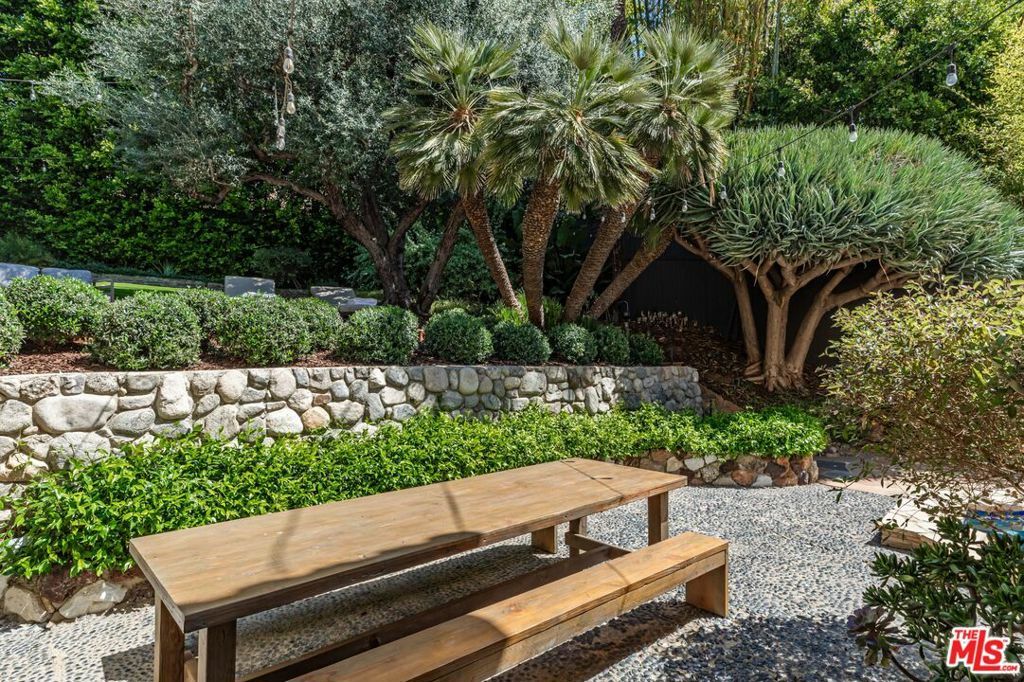Property Photo: 1136 N Doheny Drive CA 90069