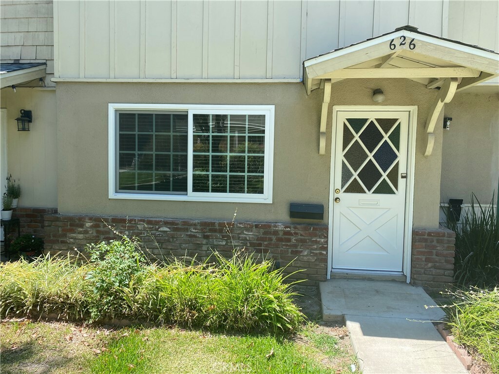 Property Photo: 626 E Lee Place CA 91702