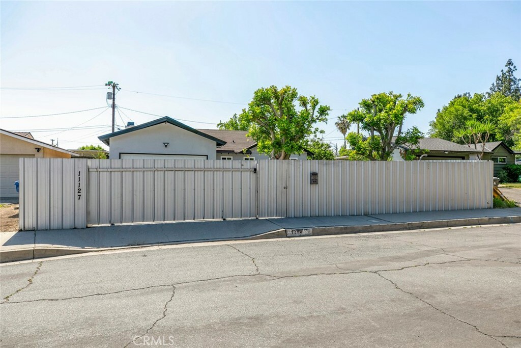 Property Photo: 11127 Monogram Avenue CA 91344