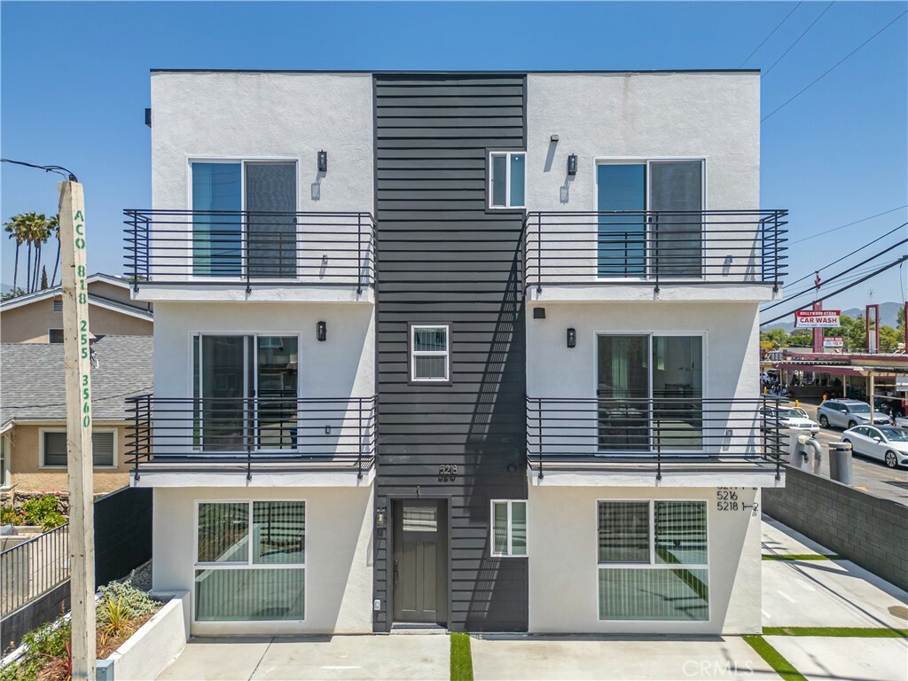 Property Photo: 5216 Auckland Avenue CA 91601