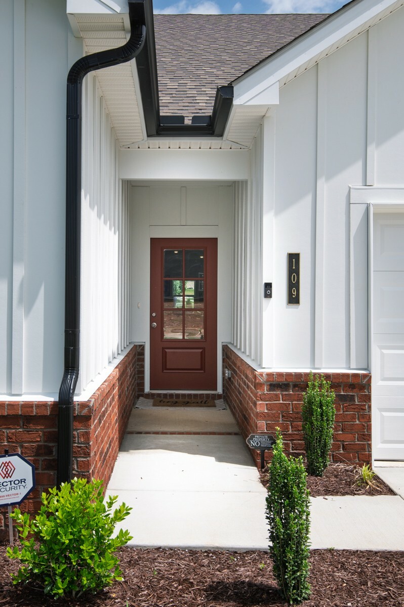 Property Photo: 109 Charlie Pl TN 37188