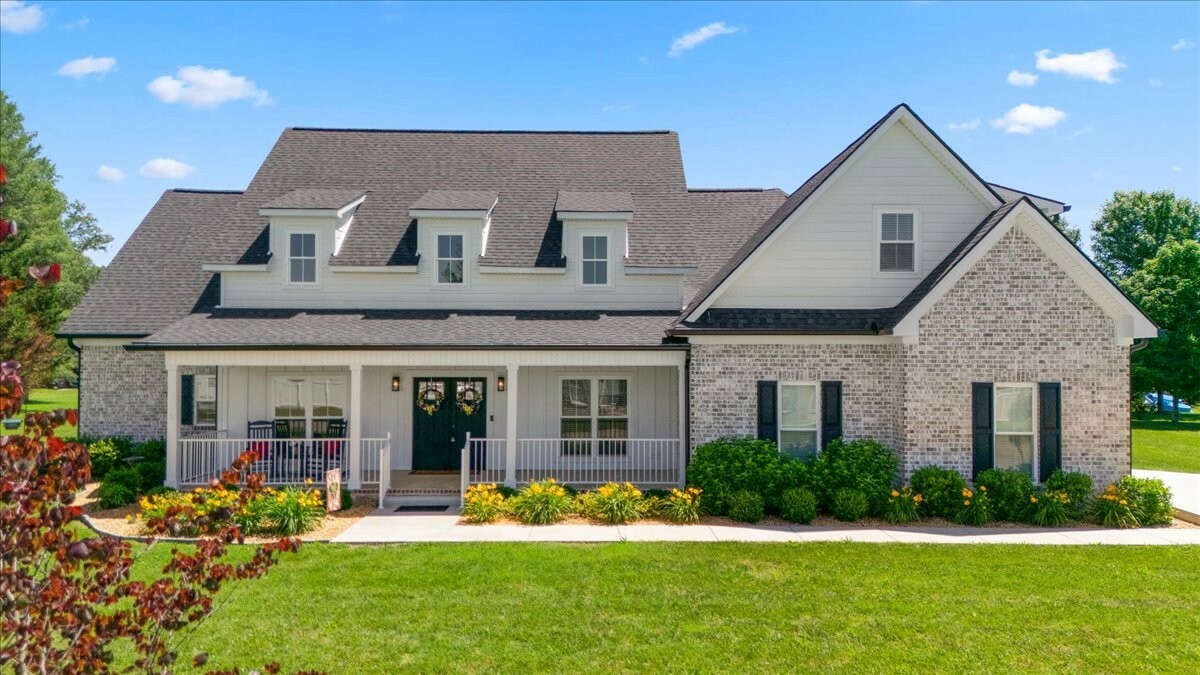 Property Photo: 42 Bluegrass Rd TN 37355