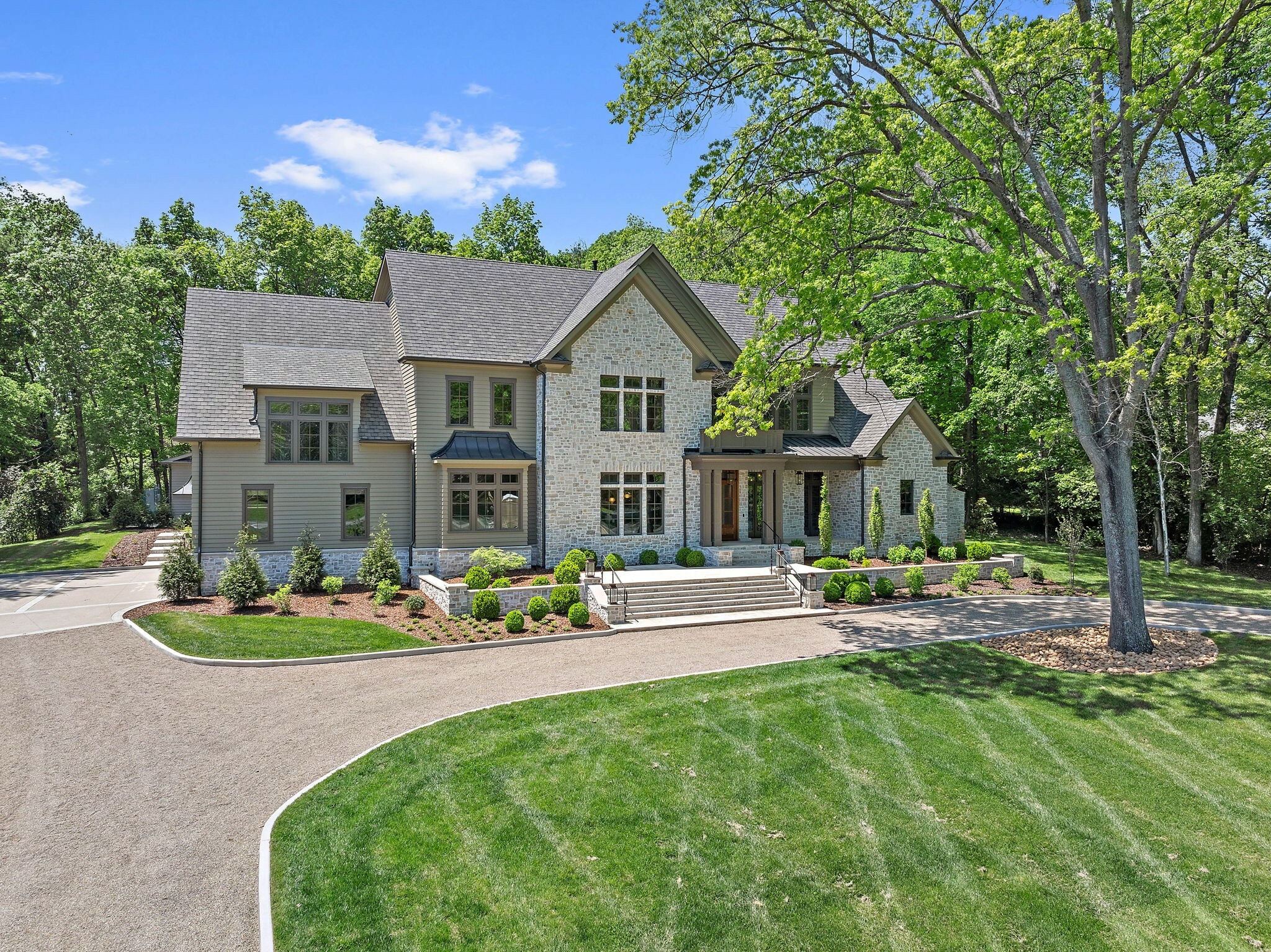 Property Photo: 705 Darden Pl TN 37205