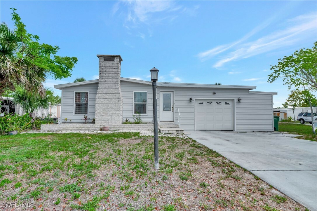 Property Photo: 181 Pine Key Lane 29 FL 34114