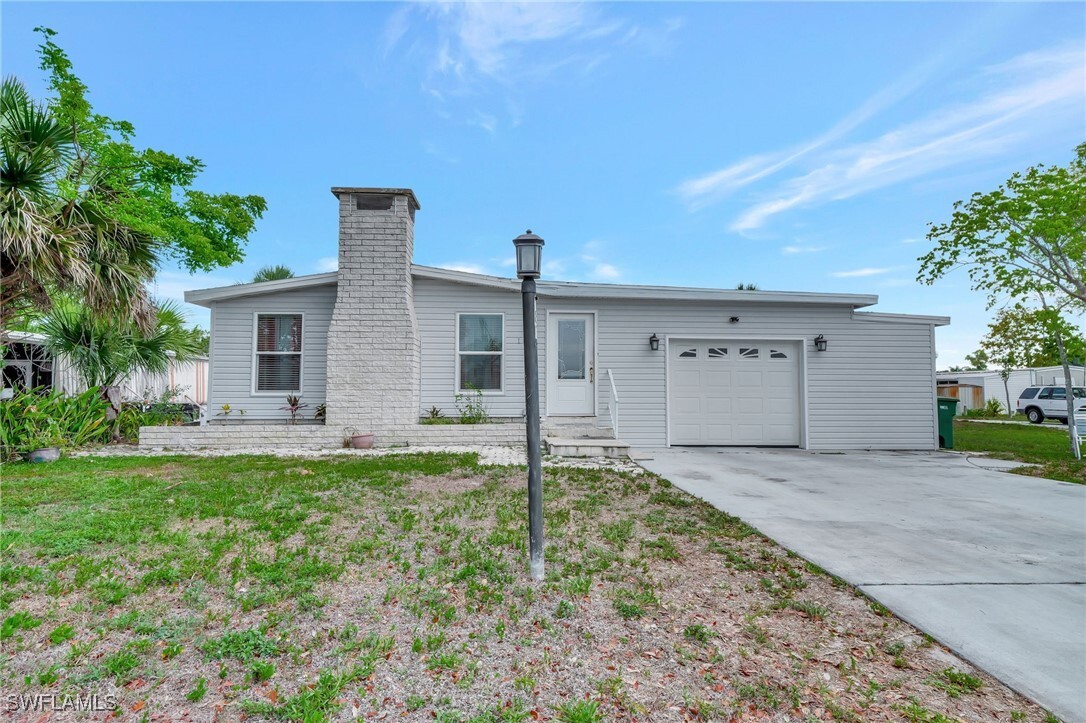 Property Photo: 181 Pine Key Lane 29 FL 34114