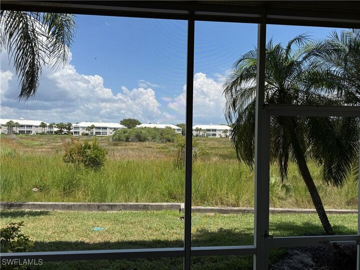 Property Photo: 1420 Sweetwater Cove 102 FL 34110