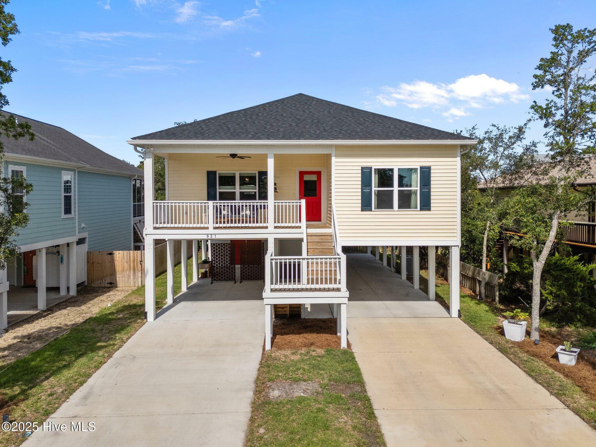 Property Photo: 921 Whitecaps Lane NC 28428
