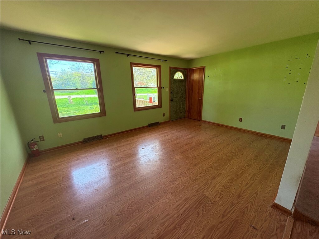 Property Photo:  617 Northeast Avenue  OH 44278 