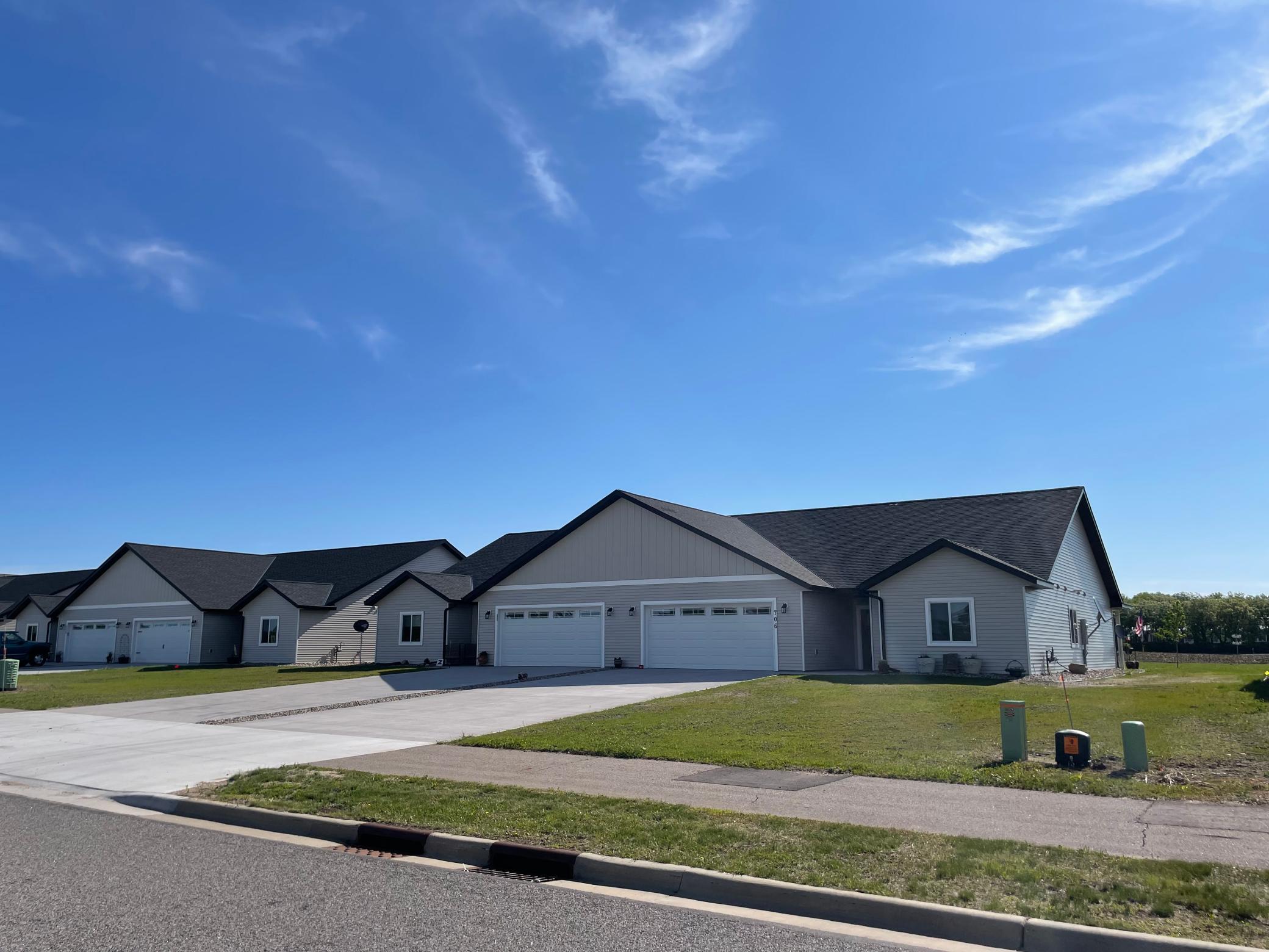 Property Photo:  404 11th Street SE  MN 56331 