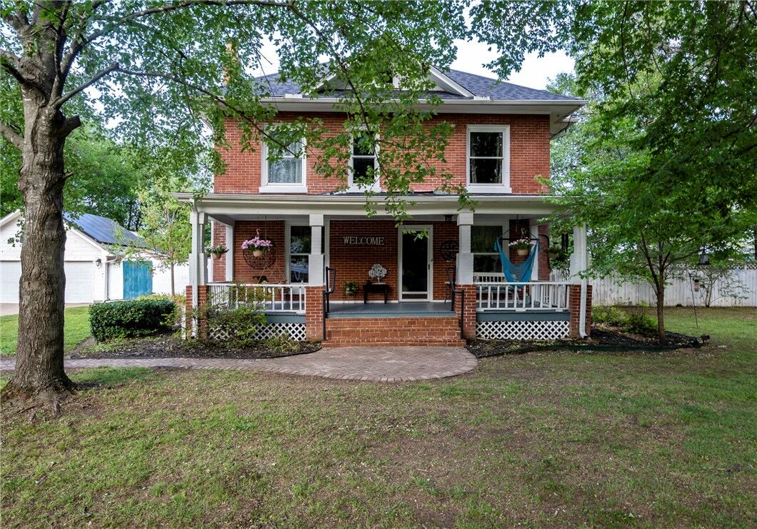 Property Photo:  517 N Madison Street  AR 72761 