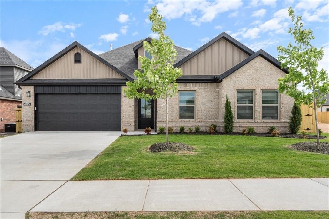 Property Photo:  7009 SW Basswood Avenue  AR 72713 