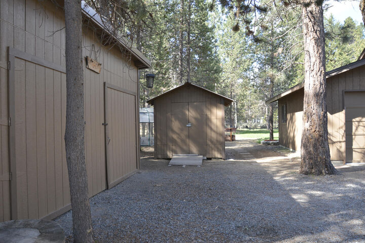 Property Photo: 52875 Rainbow Drive OR 97739