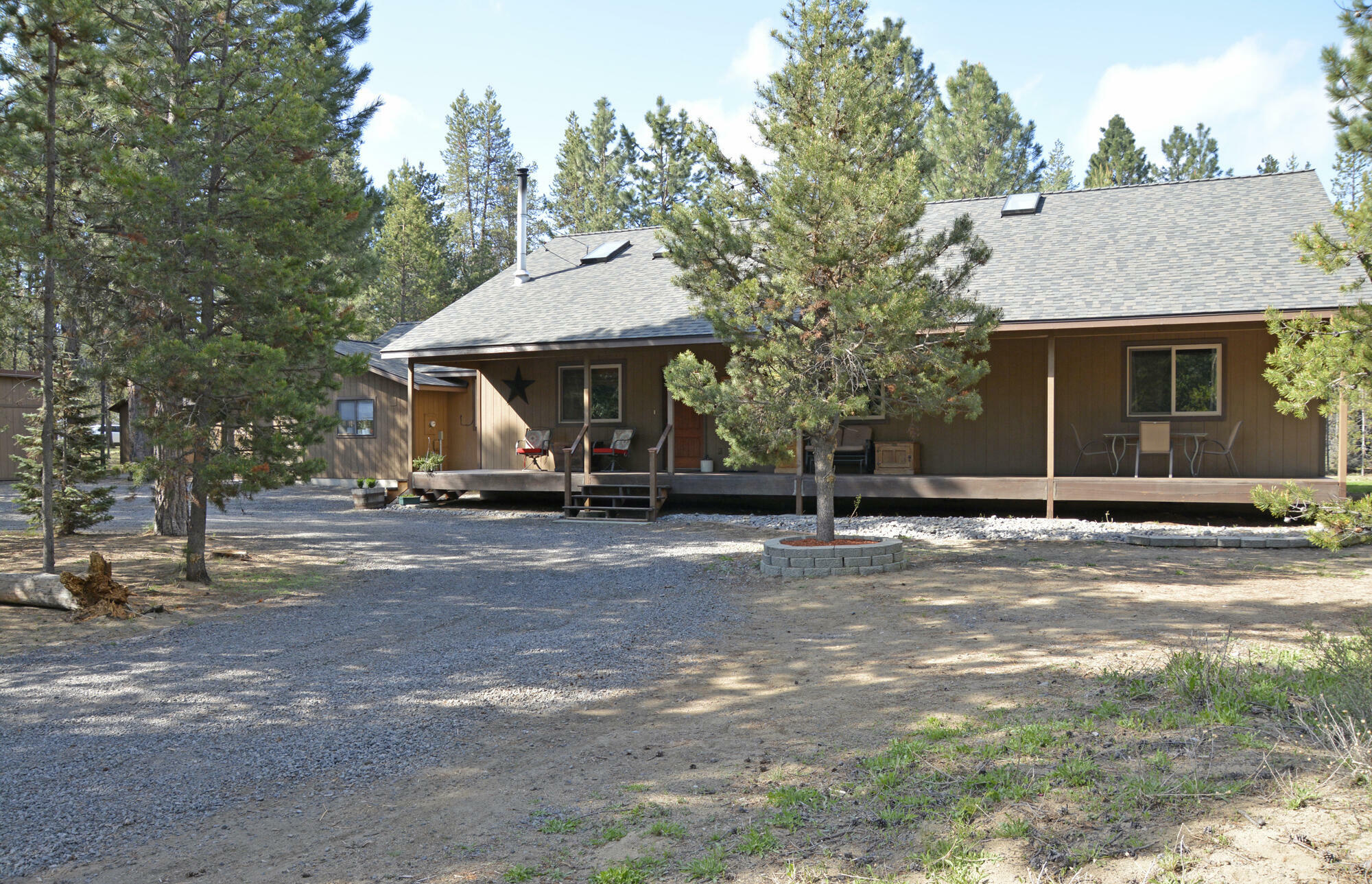 Property Photo: 52875 Rainbow Drive OR 97739
