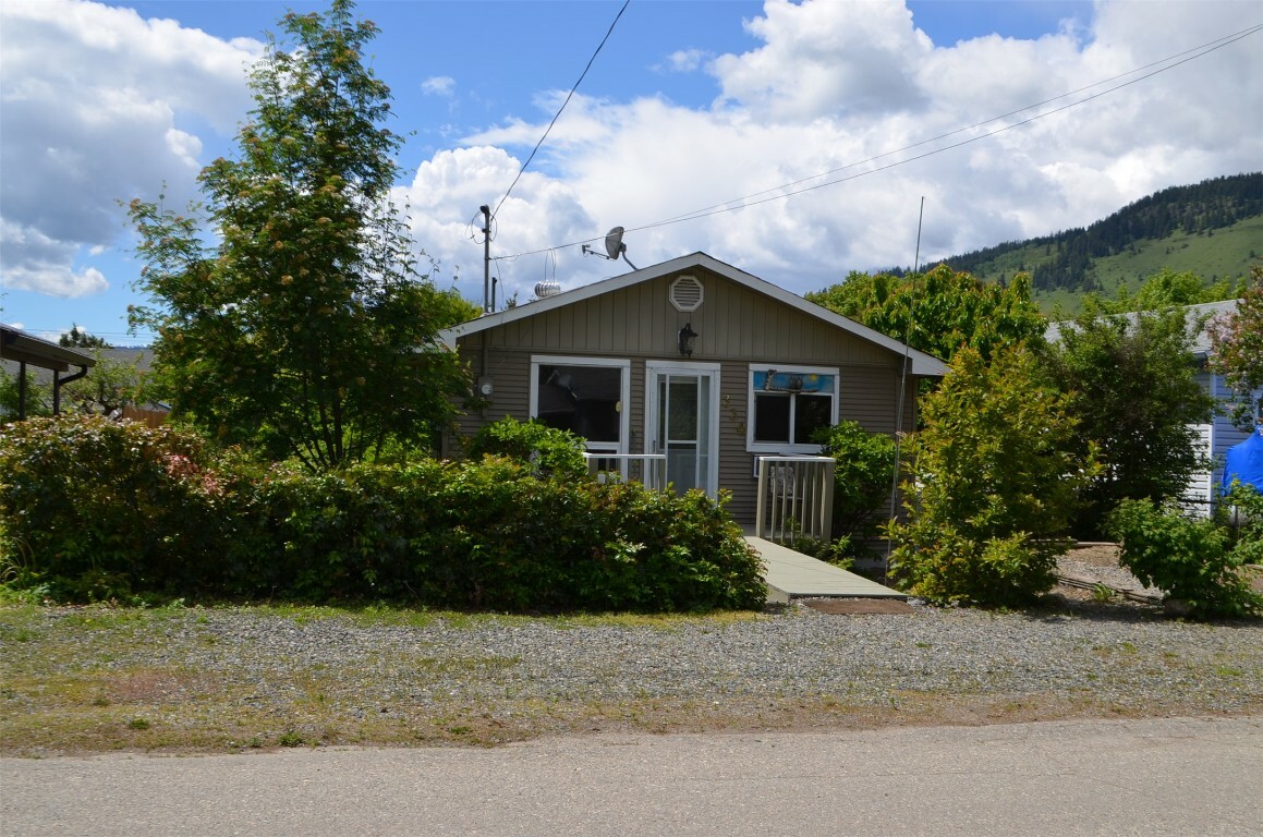 Property Photo: 334 Birch Street BC V0E 1M0