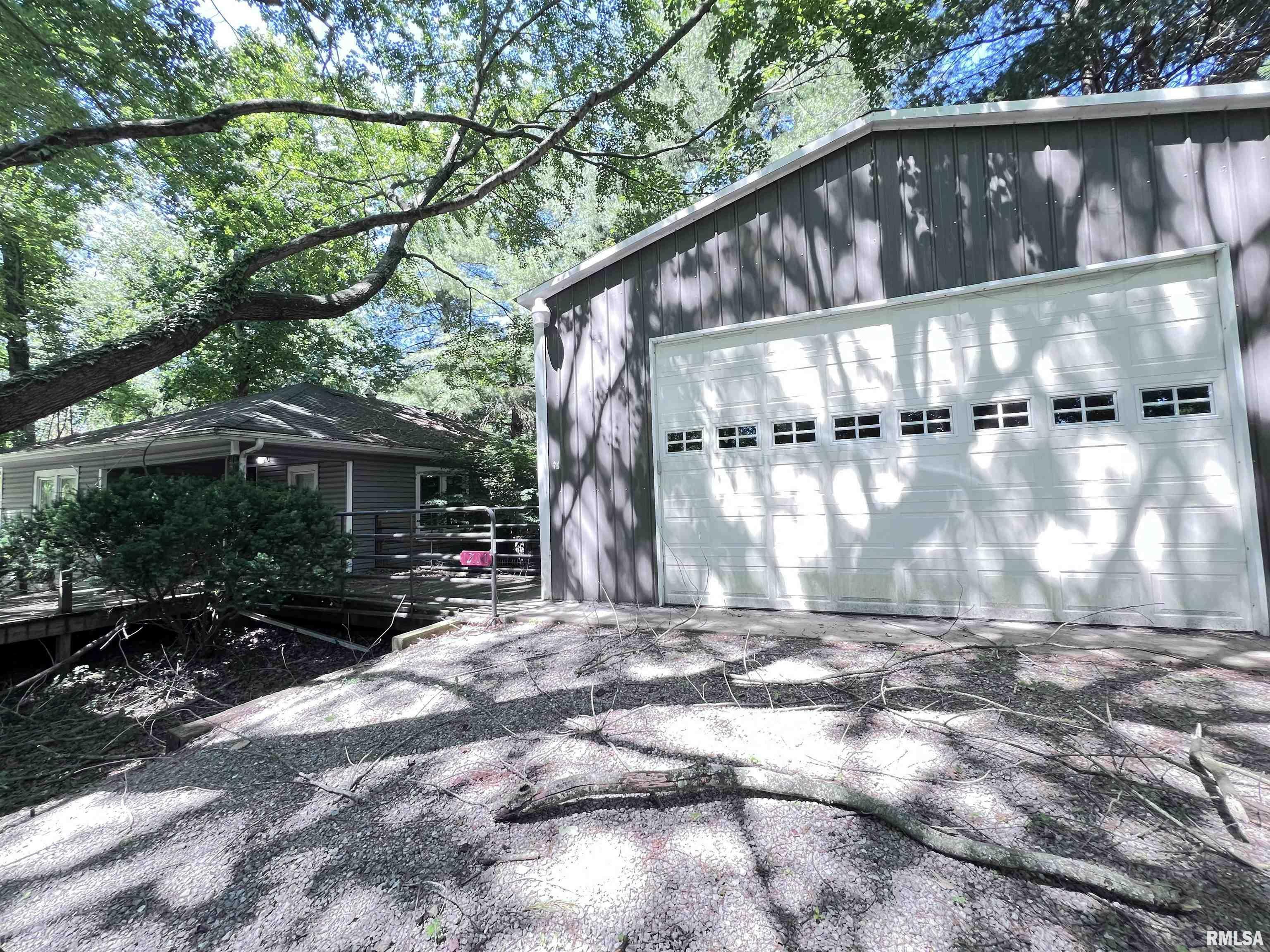 Property Photo: 1210 W Jefferson Street IL 62901