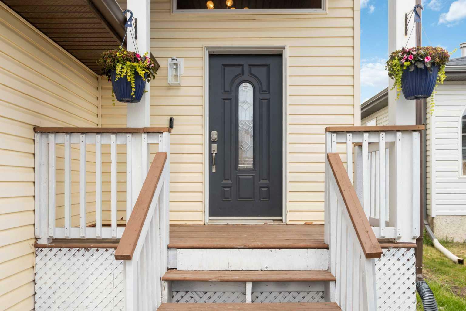 Photo de la propriété: 206 Laffont Way AB T9K 2R3