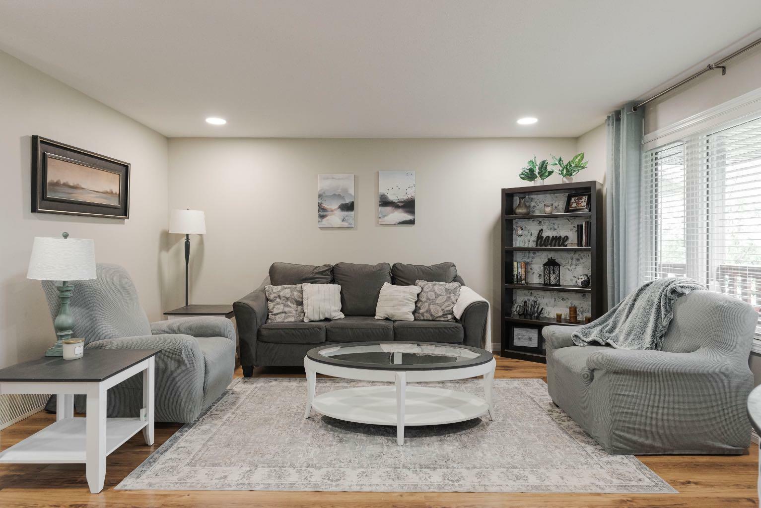Property Photo: 225 Hawthorn Way AB T9K 0P2
