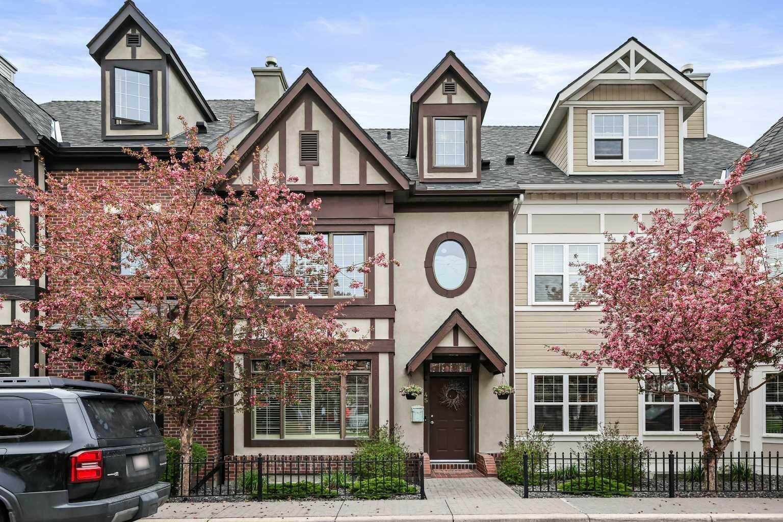 Property Photo: 45 Somme Boulevard SW AB T2T 6K7