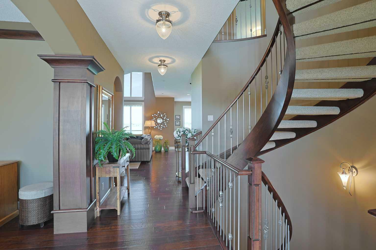 Property Photo: 117 Rockcliff Bay NW AB T3G 5Z5