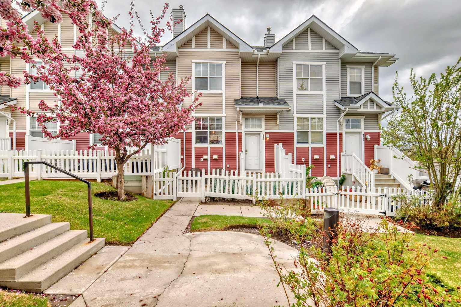 Property Photo: 3262 New Brighton Gardens SE AB T2Z 4J4