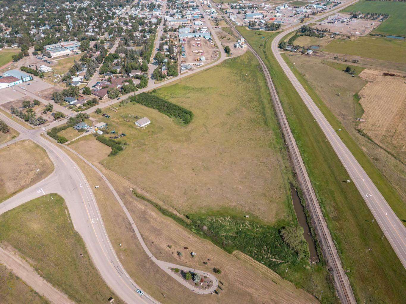 Property Photo: 720 1 Avenue S AB T0L 2B0