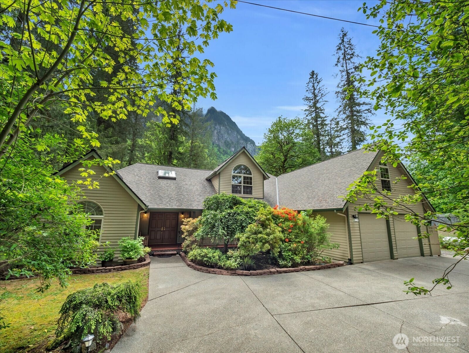 Property Photo: 44611 SE 72nd Street WA 98065
