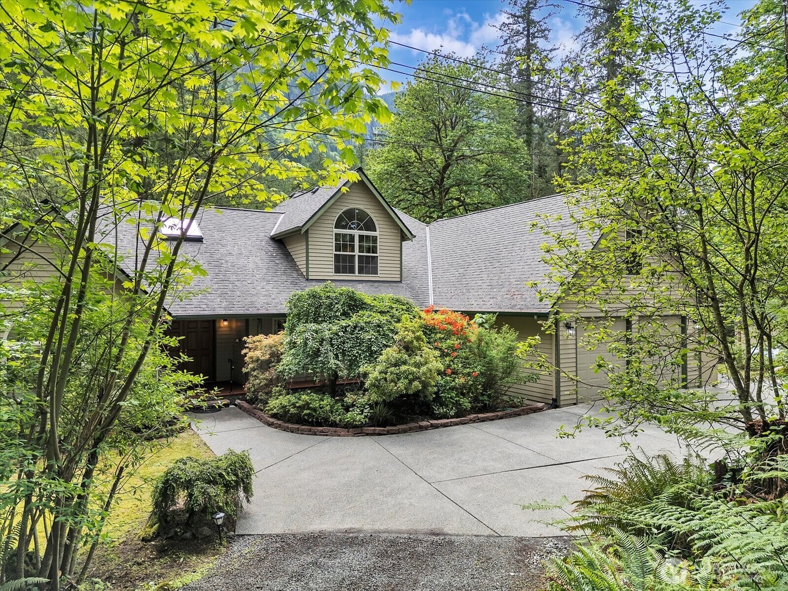 Property Photo: 44611 SE 72nd Street WA 98065