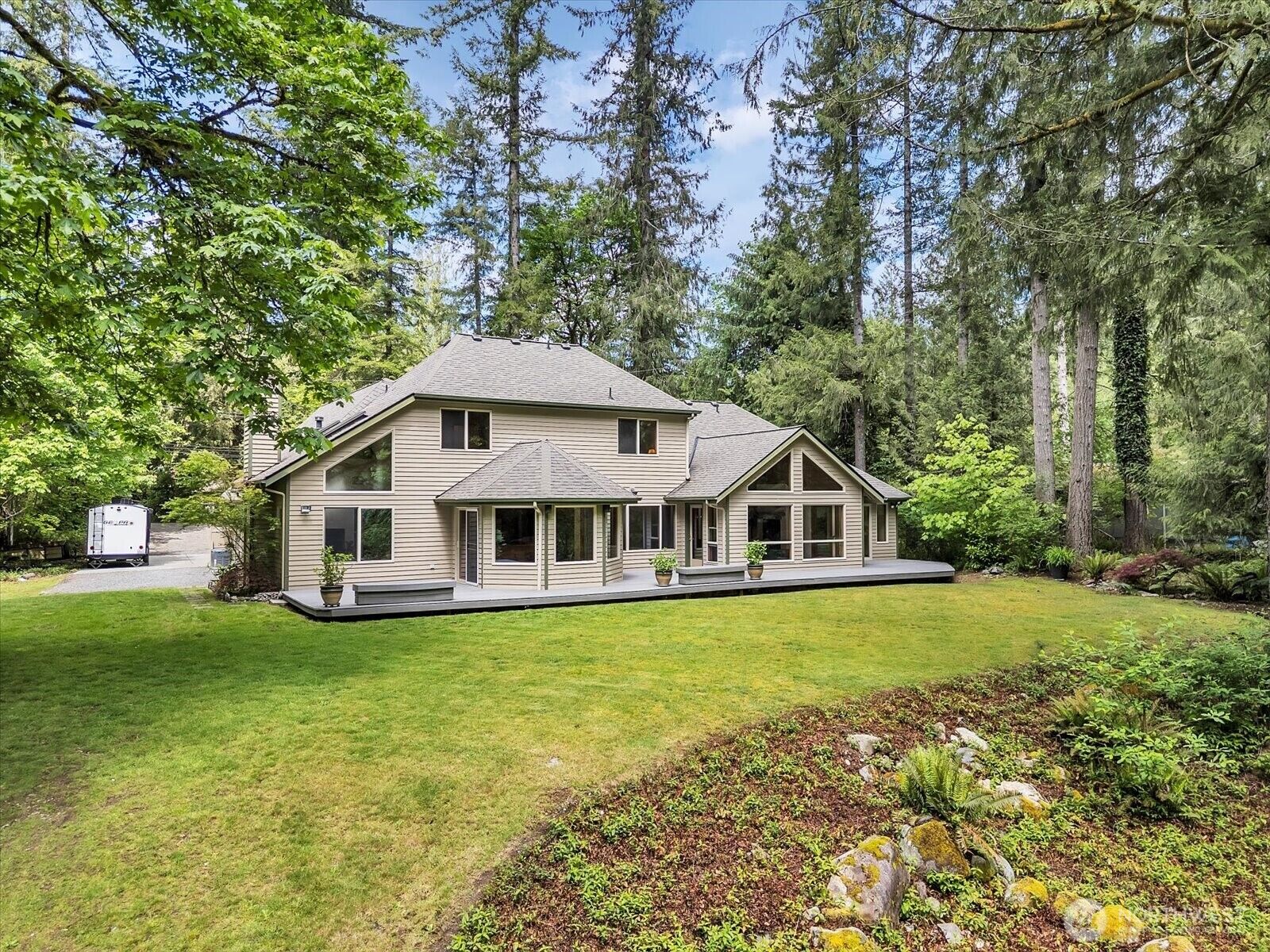Property Photo:  44611 SE 72nd Street  WA 98065 