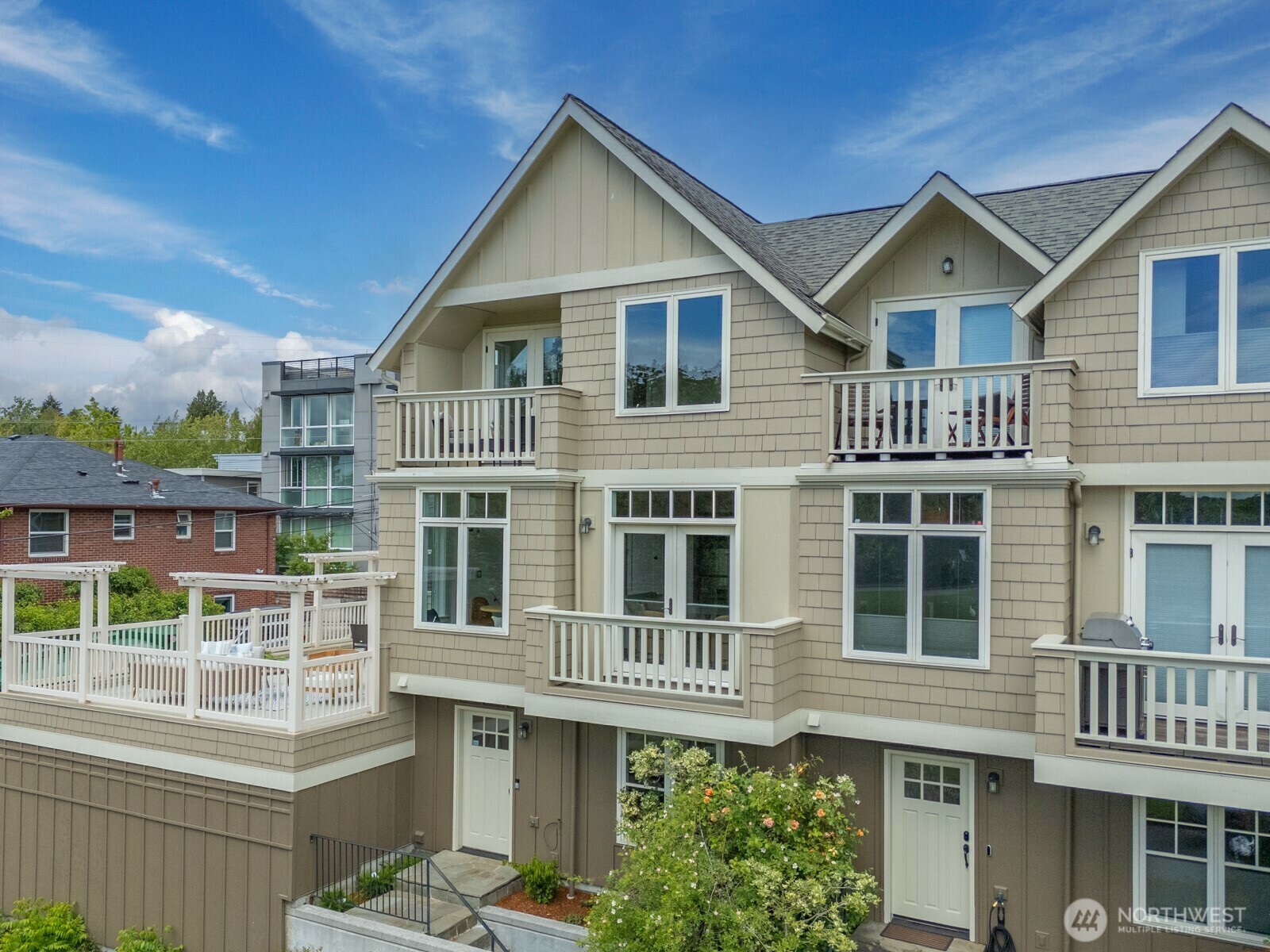 Property Photo: 716 N 41st Street WA 98103