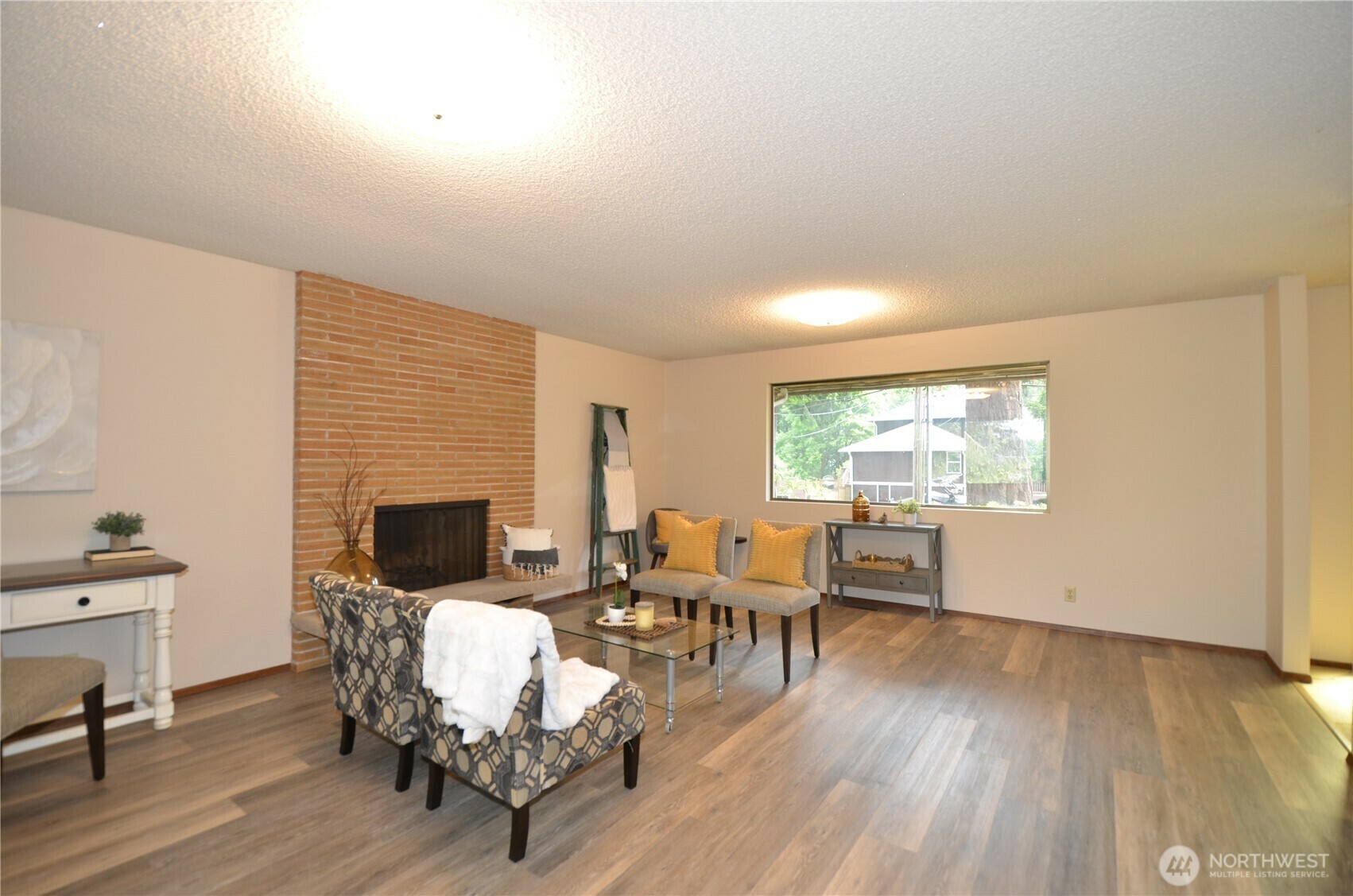 Property Photo: 18215 108th Avenue NE WA 98011