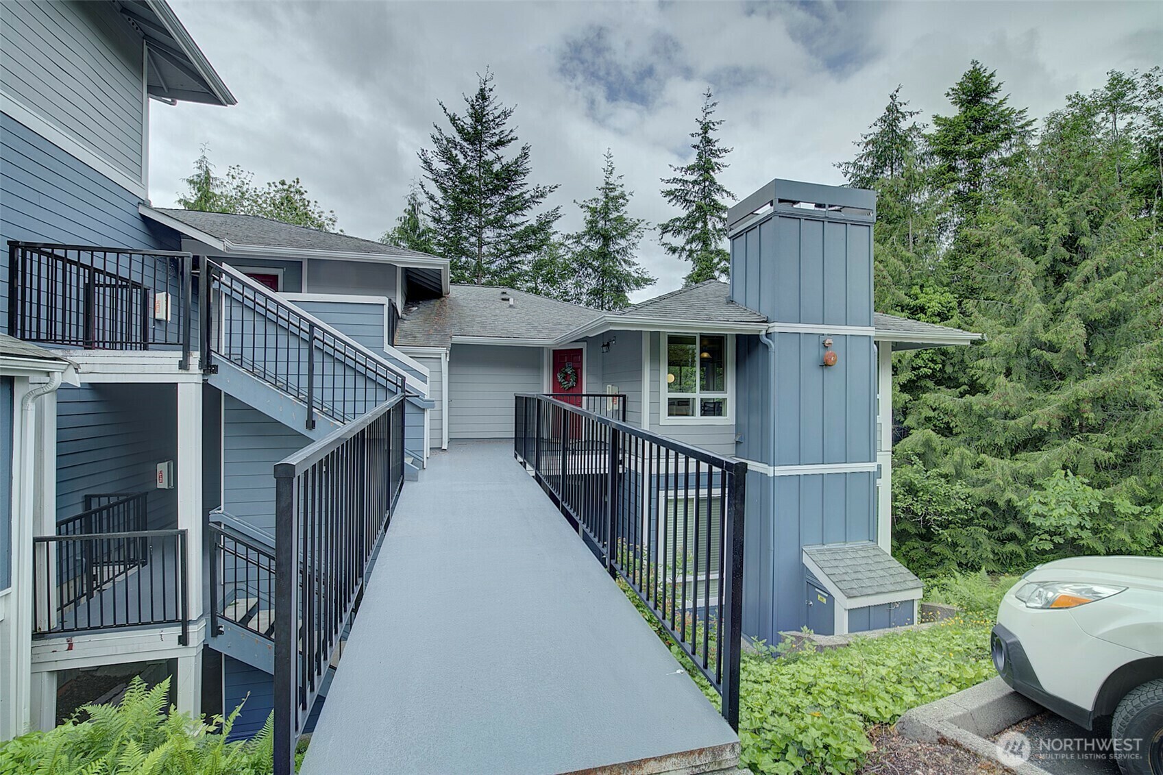 Property Photo:  12019 NE 204th Place D303  WA 98011 