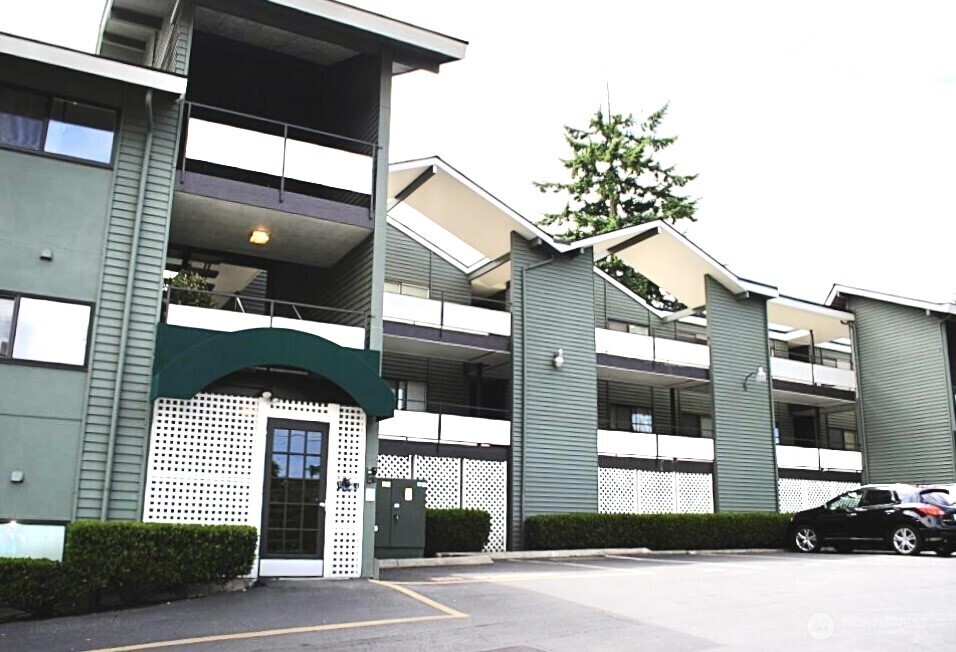 Property Photo: 7924 212th Street SW 211 WA 98026