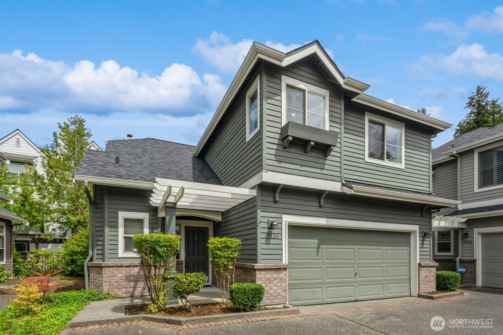 Property Photo: 15924 NE 95th Way WA 98052
