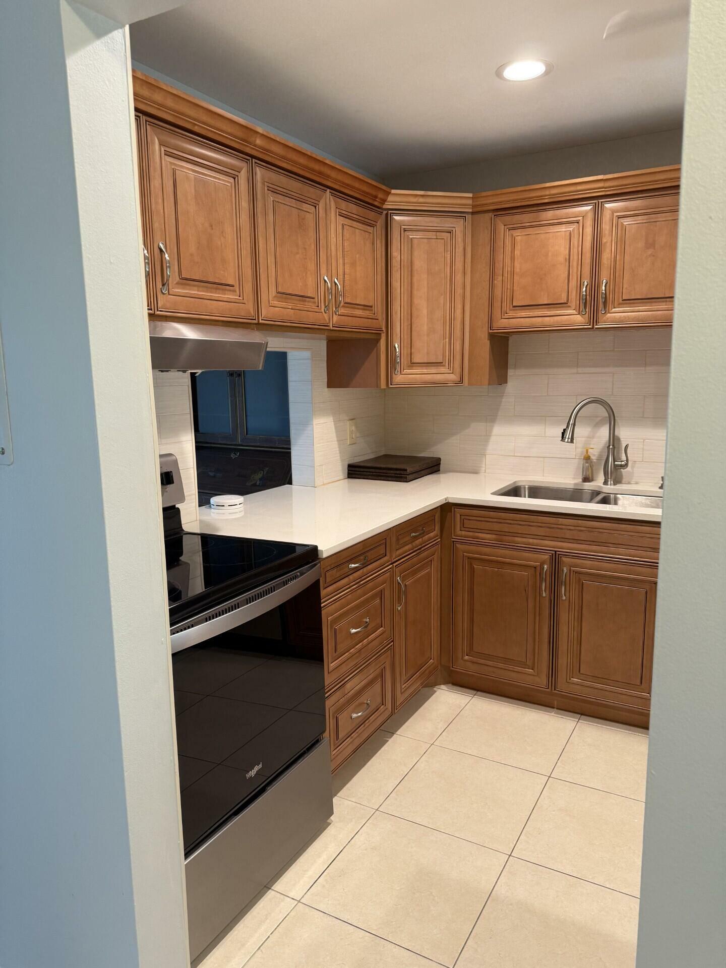 Property Photo: 142 Lake Barbara Drive FL 33411