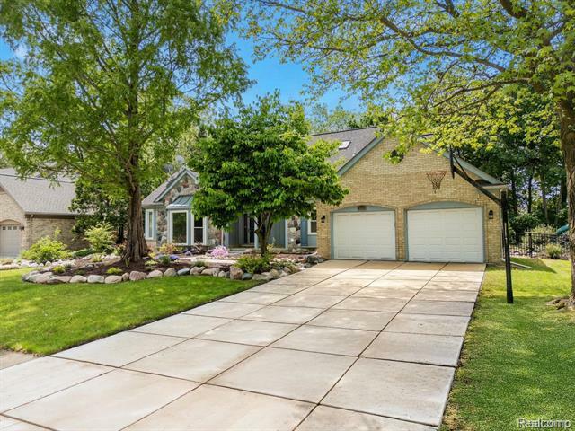 Property Photo: 20059 Wayne Road MI 48152