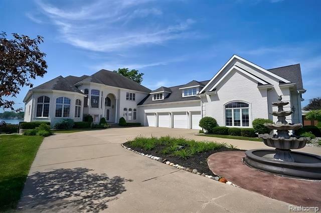 Property Photo: 2571 N Long Lake Road MI 48430