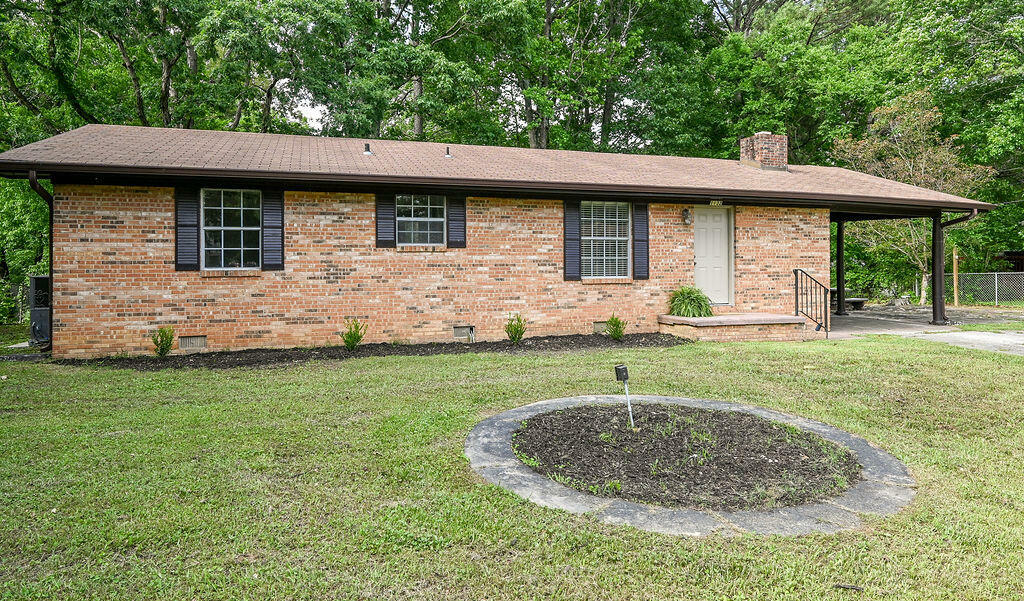 Property Photo: 1132 Eldredge Circle NW TN 37312
