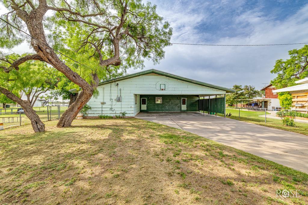Property Photo: 1714 Shady Point Circle Dr TX 76904