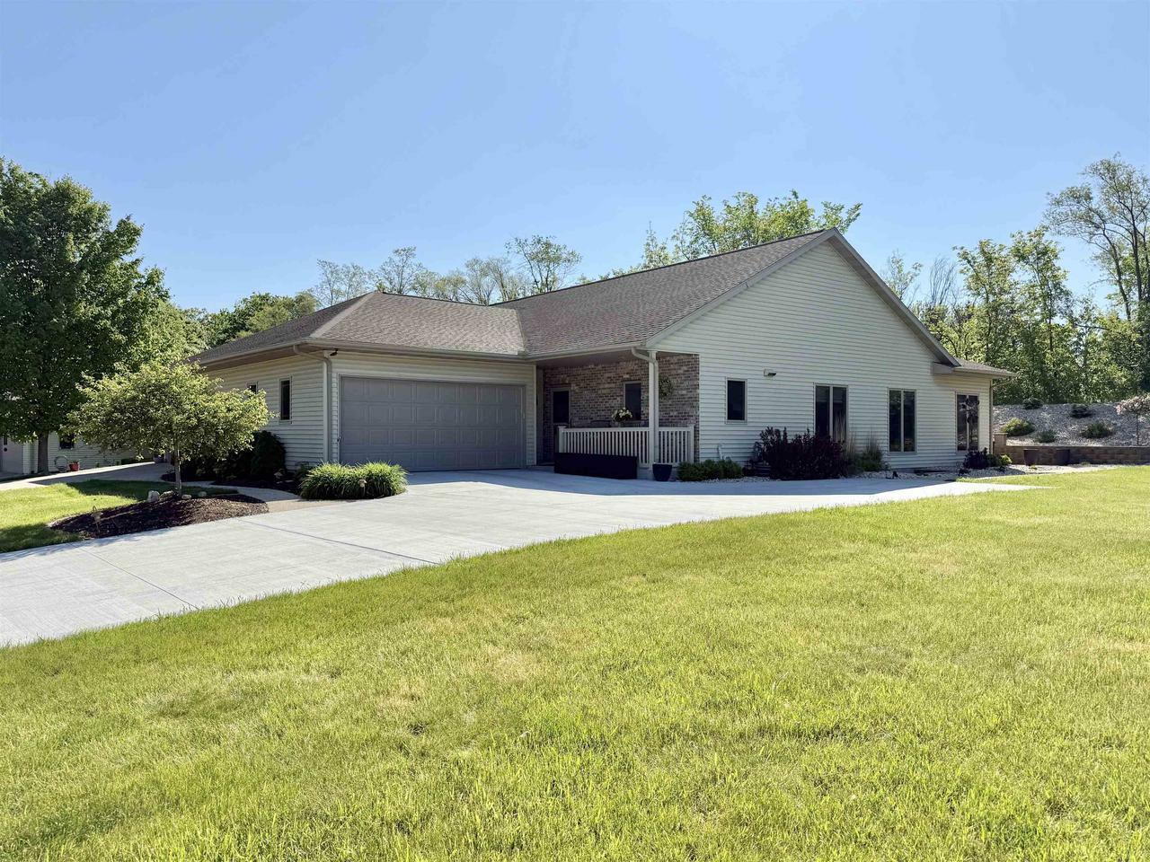 Property Photo: 2728 East Ridge Road WI 53511