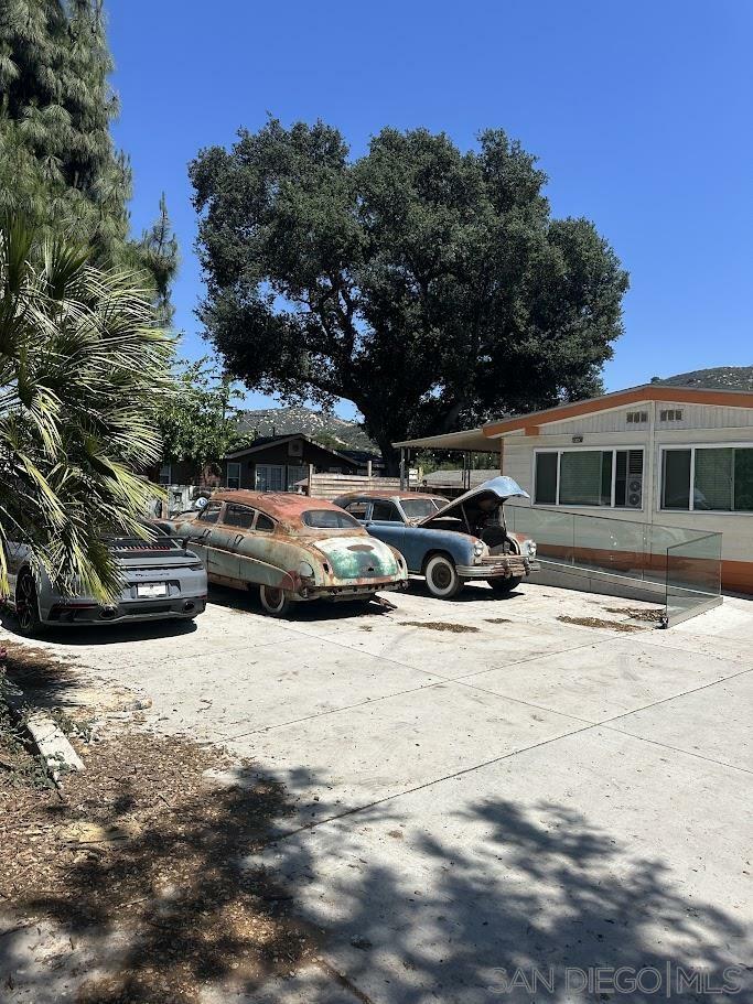 Property Photo:  15613 Hawley Ct  CA 92021 