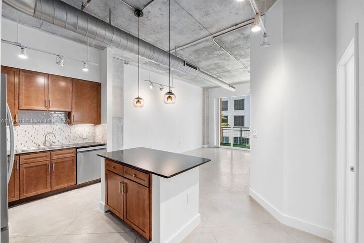 Property Photo:  2001 Biscayne Blvd 2308  FL 33137 