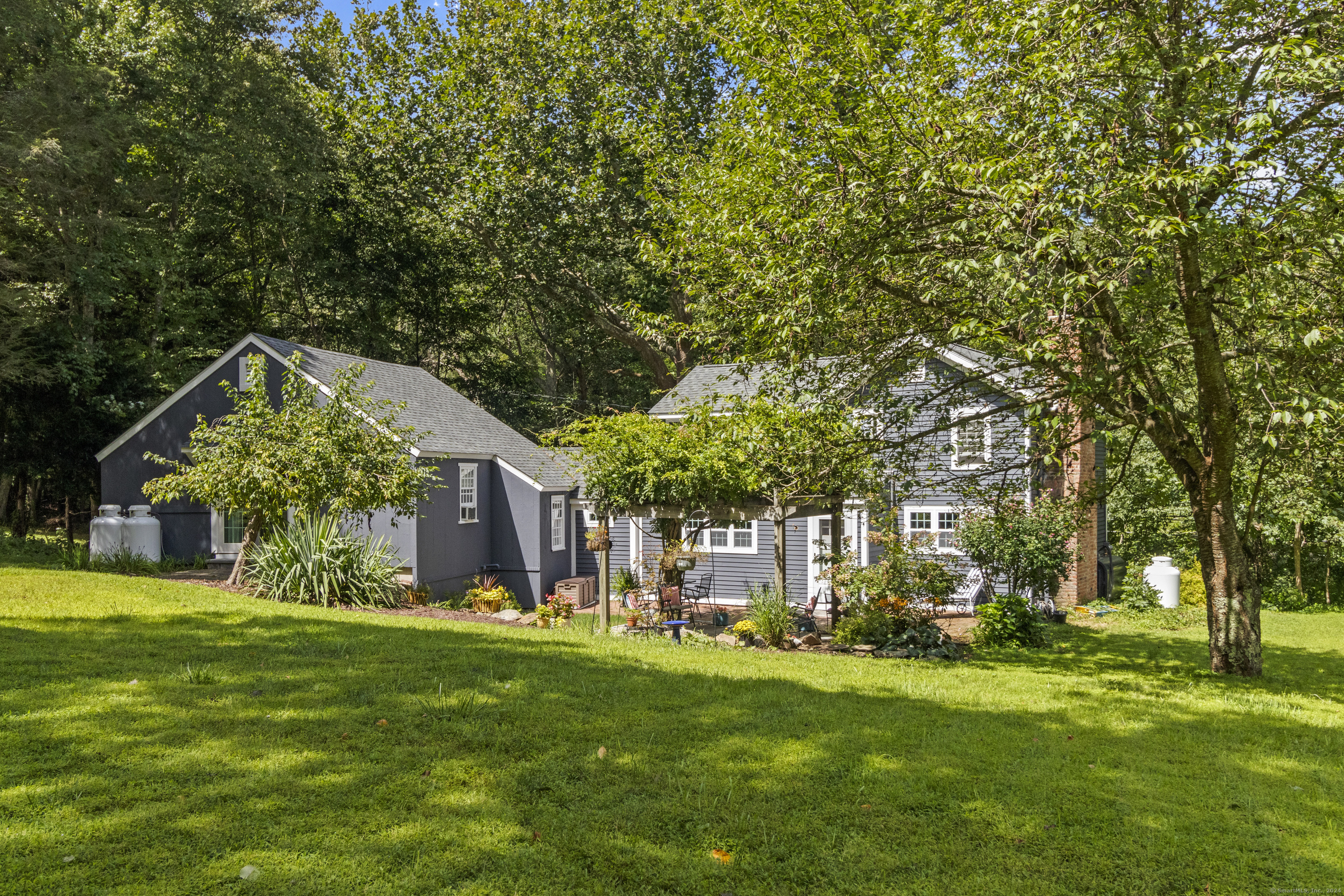 Property Photo: 94 Glen Road CT 06482
