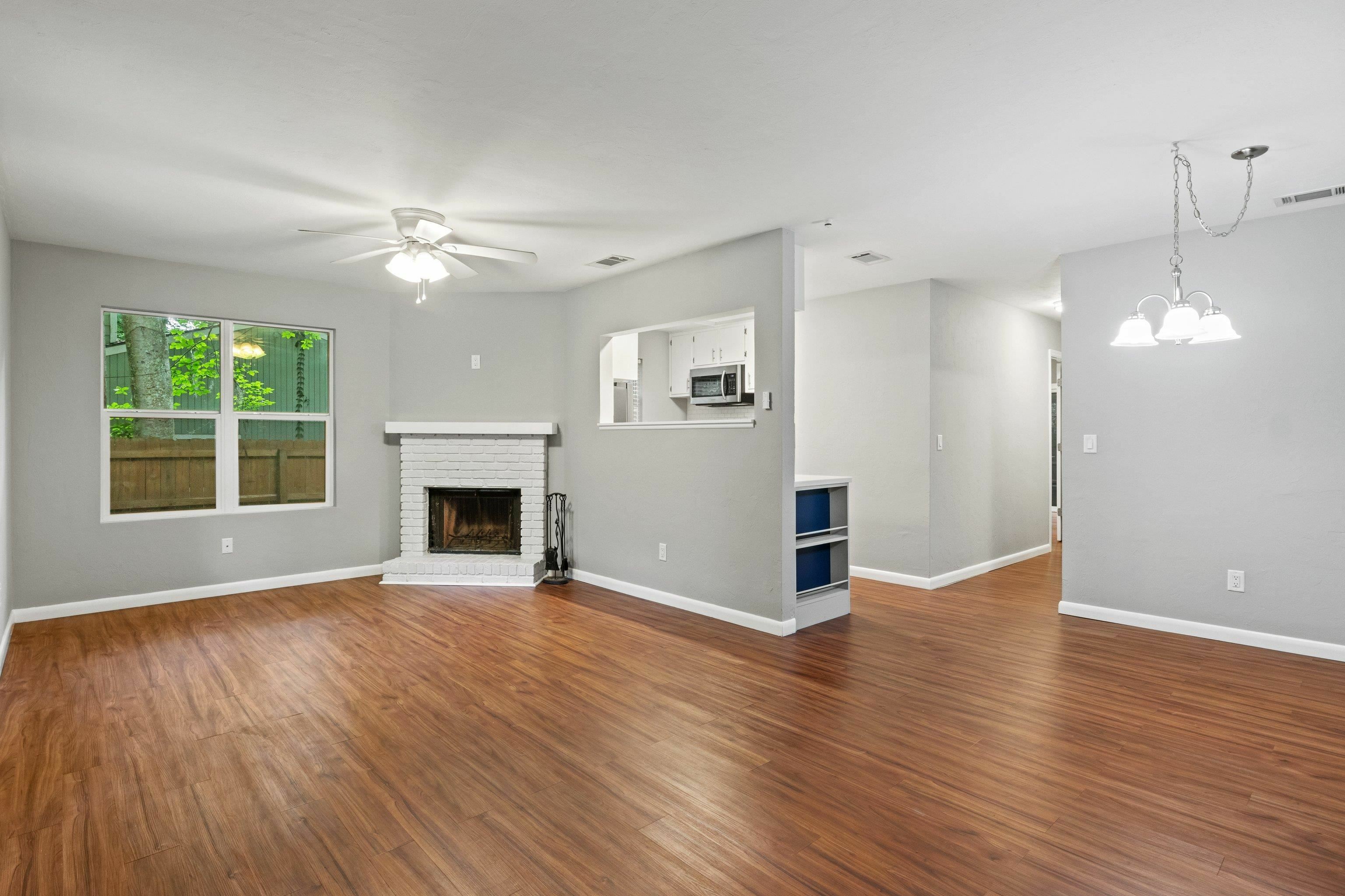 Property Photo: 216 Parkbrook Circle FL 32301