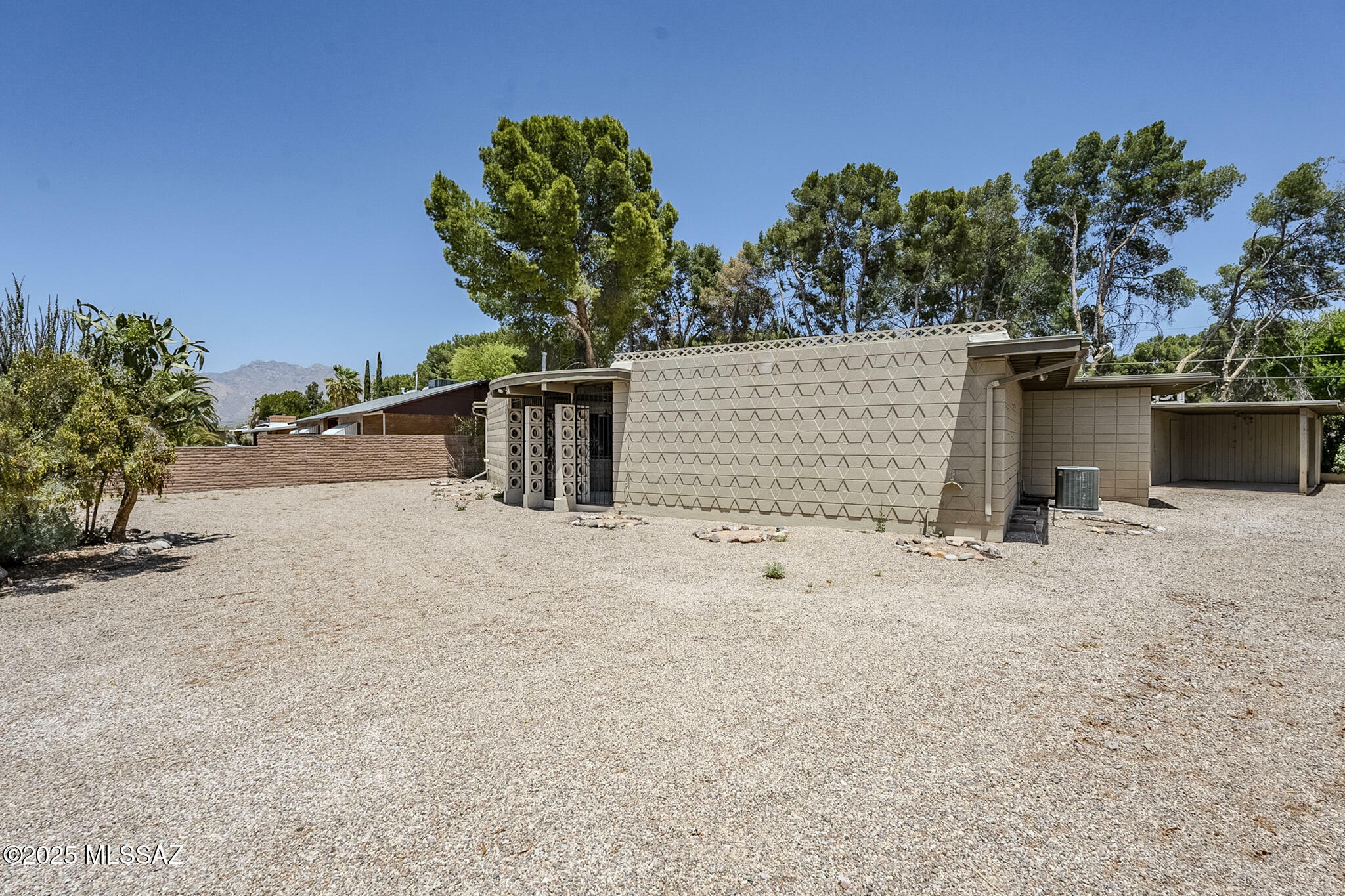 Property Photo: 2472 N Van Buren Avenue AZ 85712